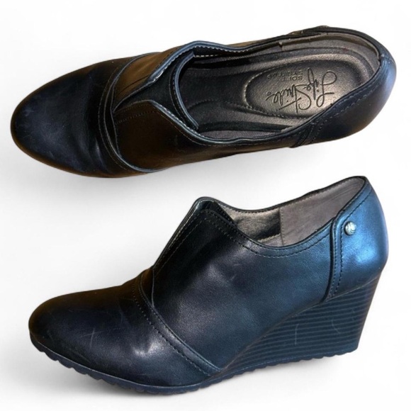 Life Stride Black Wedge Heels size 7.5 - Picture 2 of 8